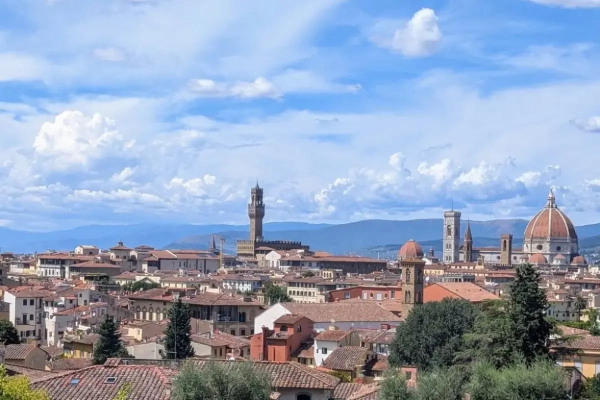 In vendita a Firenze la casa di Galileo da dove osservava le stelle: vista unica e prezzo da capogiro
